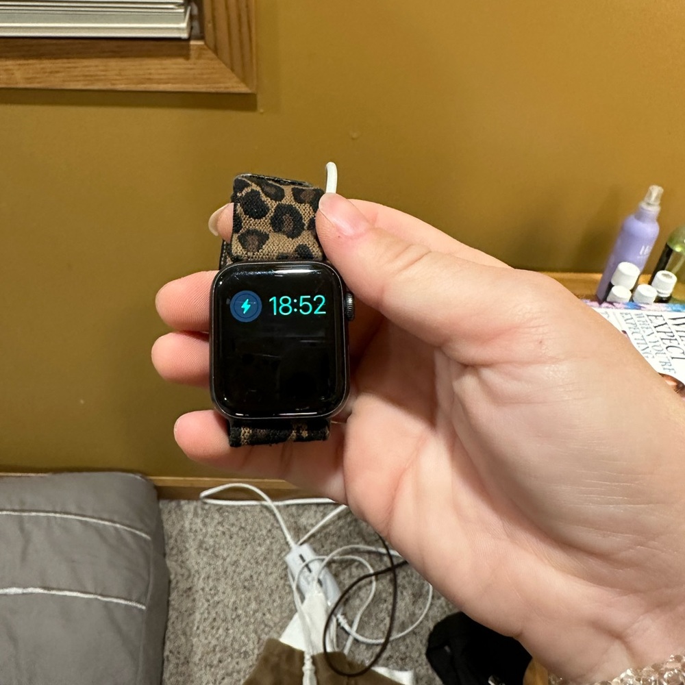 Apple Watch Series 5 Space Gray